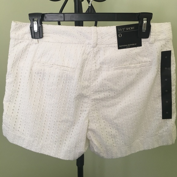 Brand New! Banana Republic white shorts - Picture 2 of 2